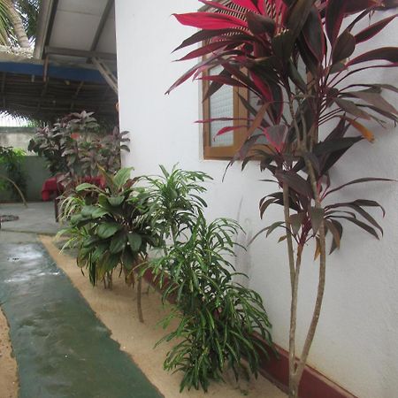 تانجالي Julie Guest House المظهر الخارجي الصورة