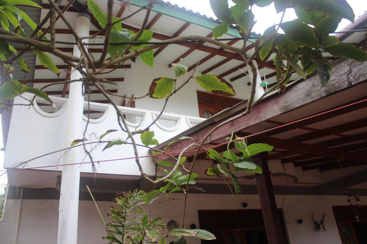 تانجالي Julie Guest House المظهر الخارجي الصورة