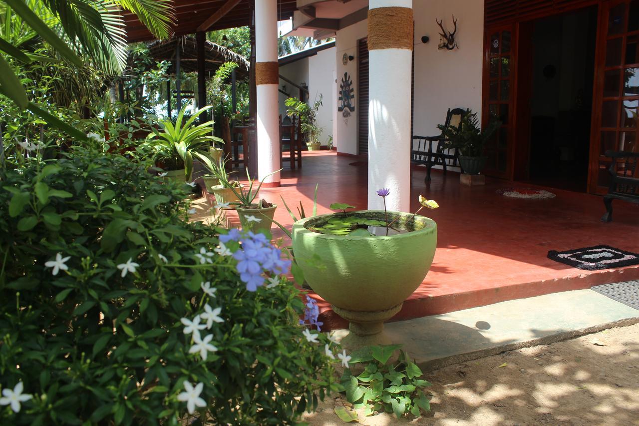 تانجالي Julie Guest House المظهر الخارجي الصورة