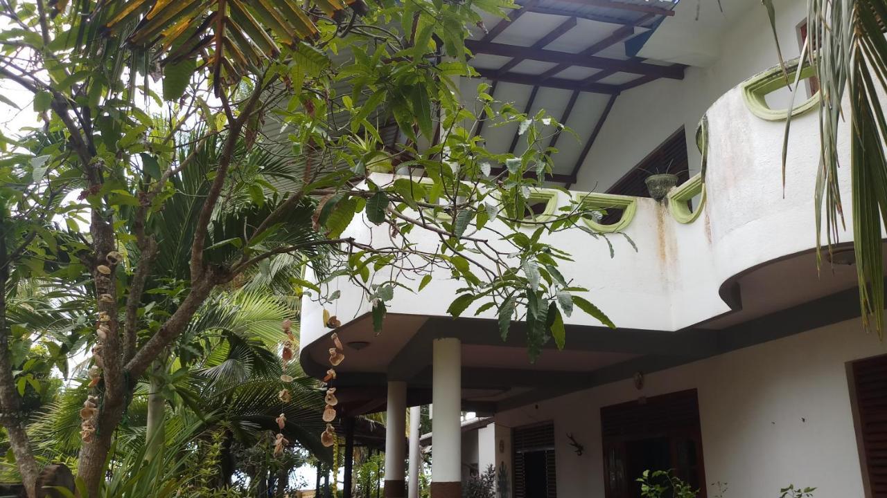 تانجالي Julie Guest House المظهر الخارجي الصورة