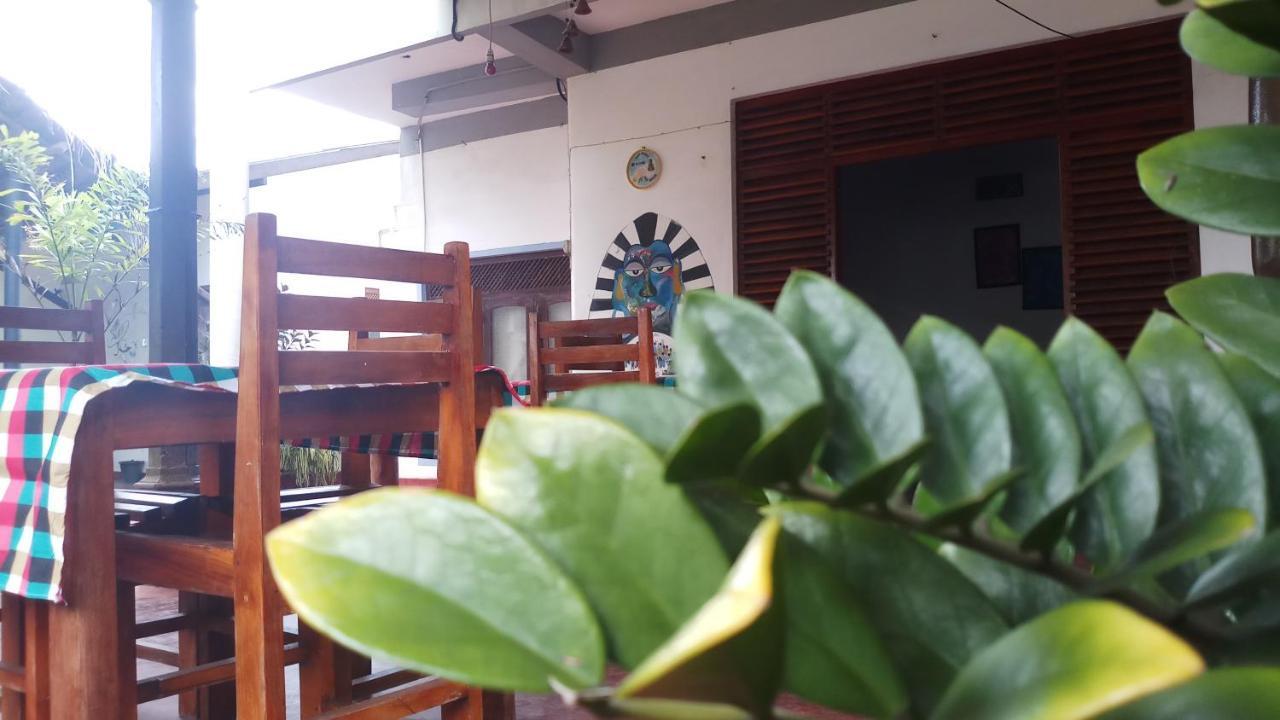 تانجالي Julie Guest House المظهر الخارجي الصورة