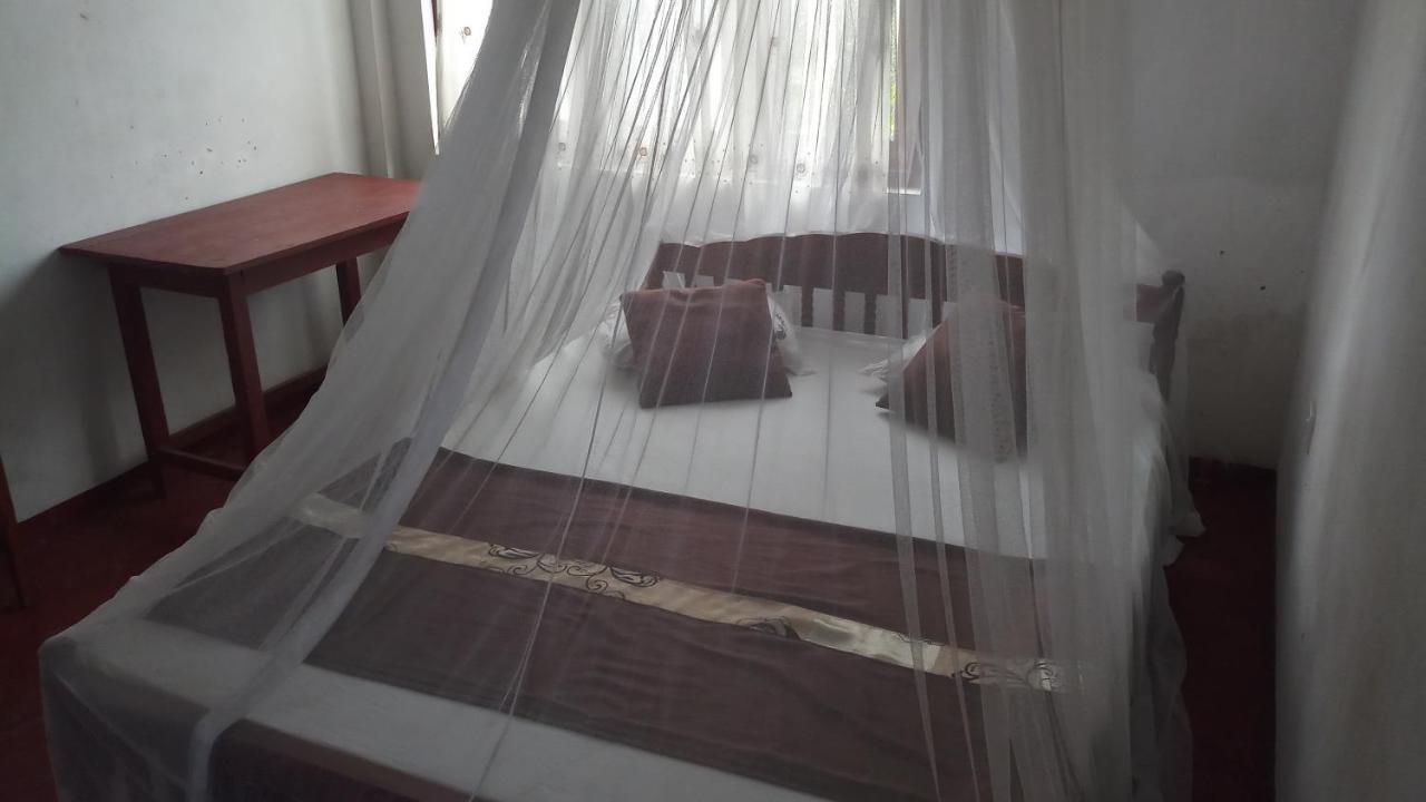 تانجالي Julie Guest House المظهر الخارجي الصورة