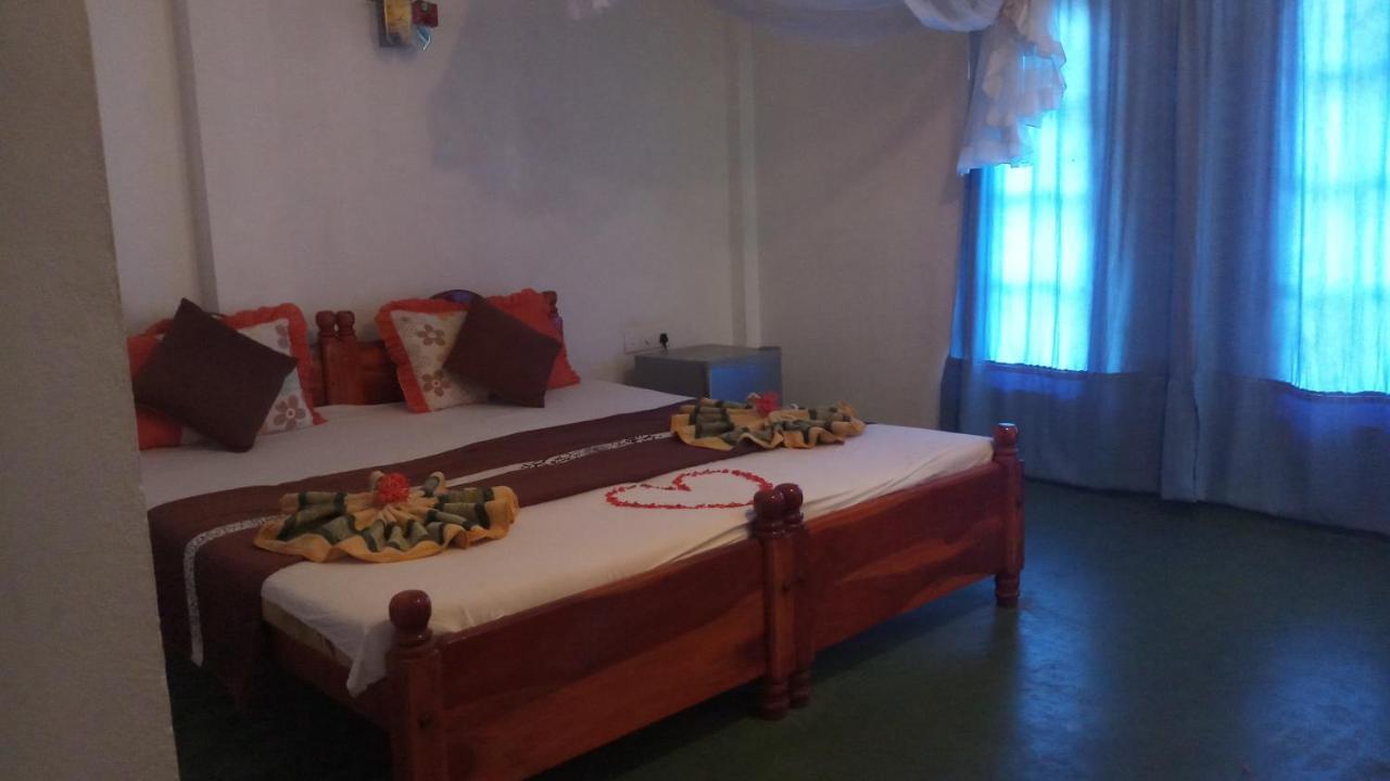 تانجالي Julie Guest House المظهر الخارجي الصورة