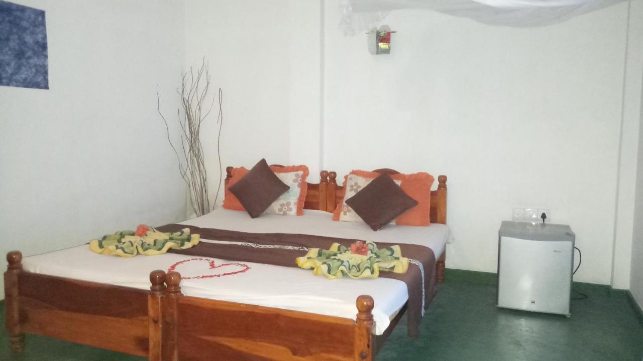 تانجالي Julie Guest House المظهر الخارجي الصورة