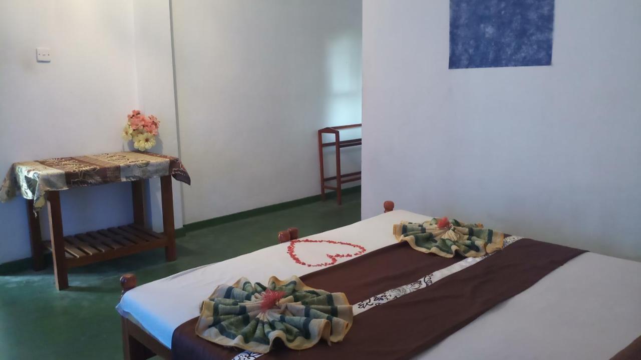 تانجالي Julie Guest House المظهر الخارجي الصورة