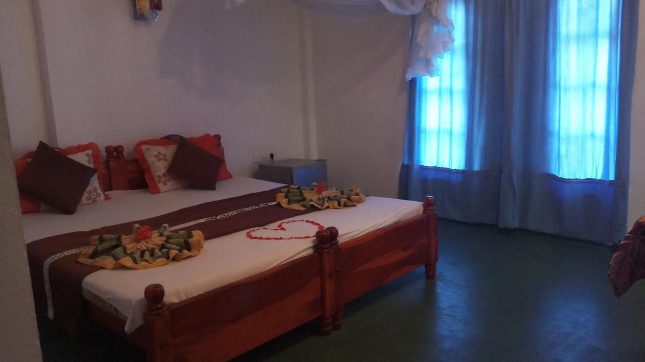 تانجالي Julie Guest House المظهر الخارجي الصورة