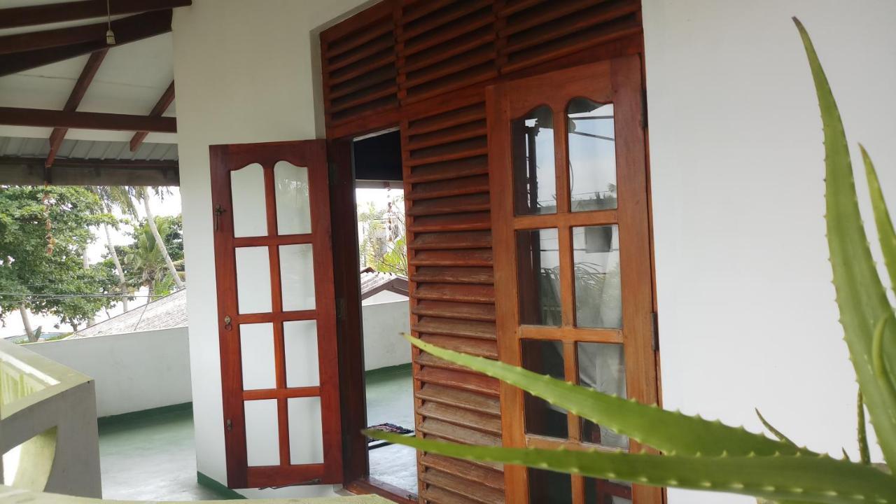 تانجالي Julie Guest House المظهر الخارجي الصورة