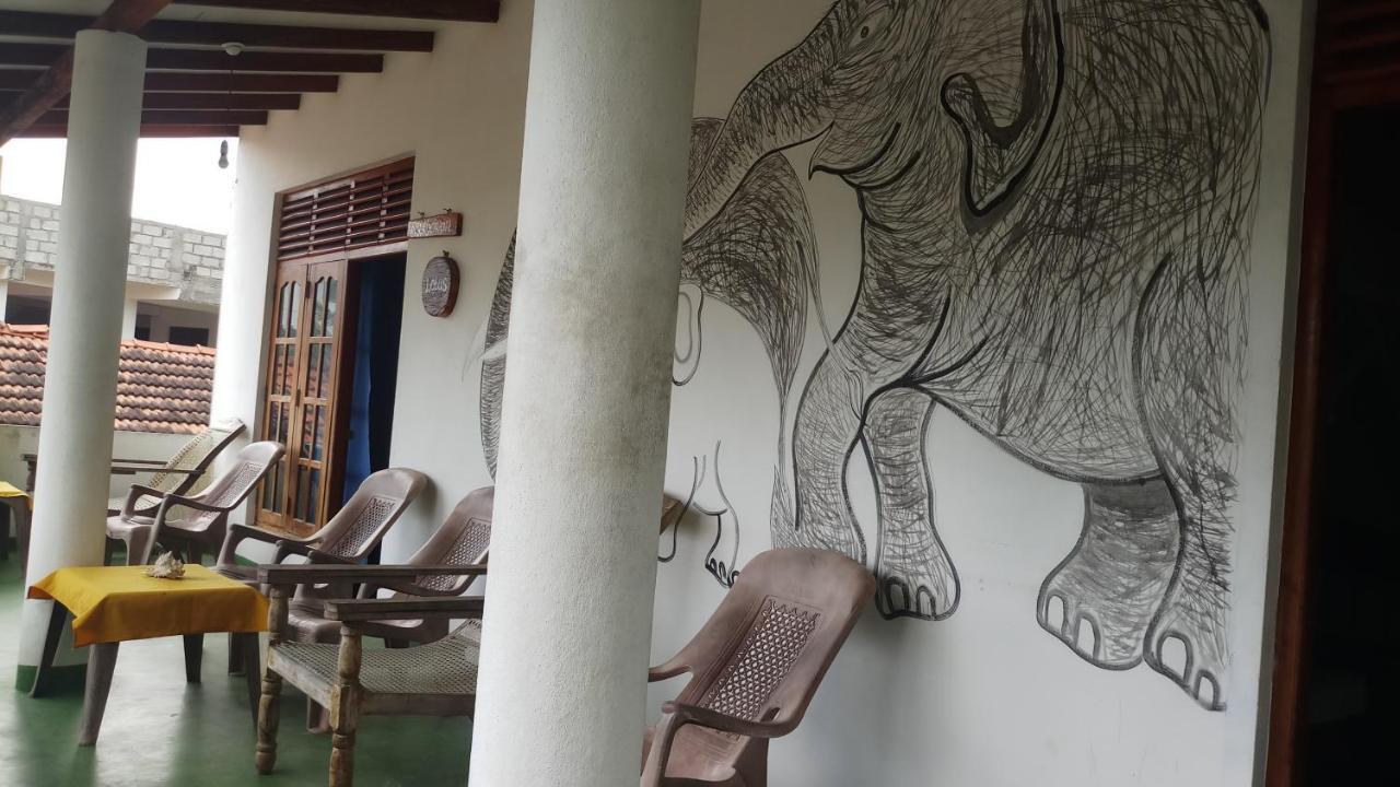 تانجالي Julie Guest House المظهر الخارجي الصورة