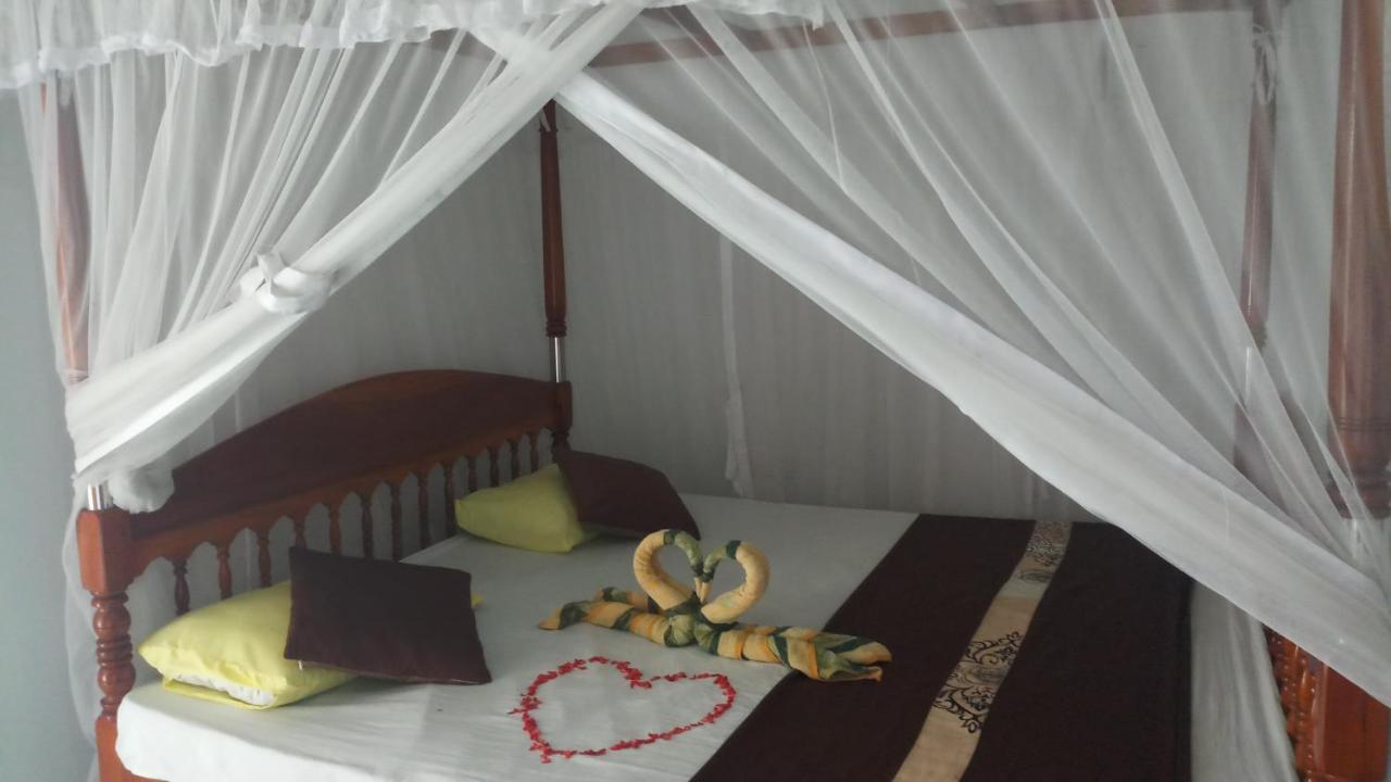 تانجالي Julie Guest House المظهر الخارجي الصورة
