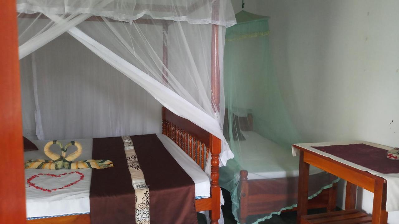 تانجالي Julie Guest House المظهر الخارجي الصورة