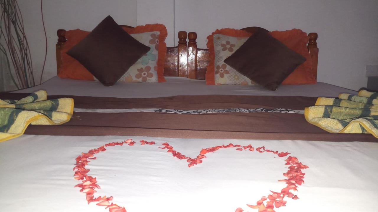 تانجالي Julie Guest House المظهر الخارجي الصورة
